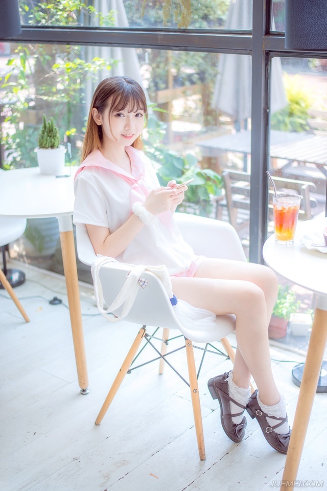 想到这里，诸葛亮眉头不禁蹙起来，如果真是如此的话，就得好生安排一番，尽量避免双方的冲突。